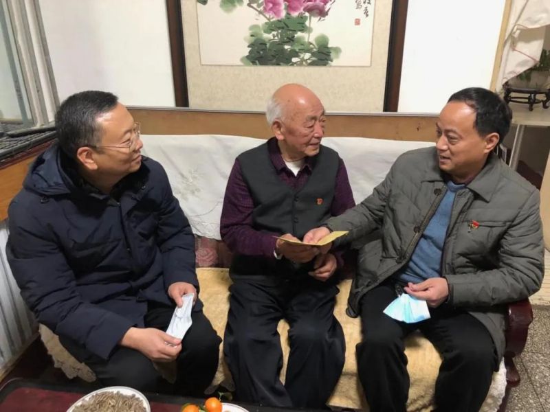 弘義集團開展春節(jié)前走訪慰問生活困難黨員、老黨員、老干部活動